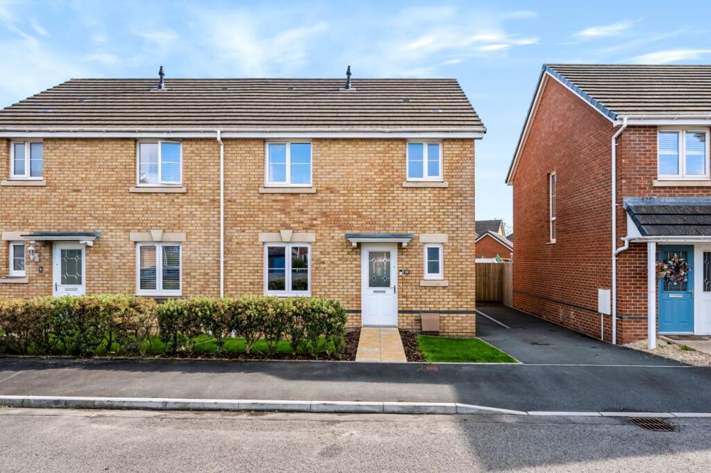 Main image of property: Clos Pupren, Llanharry, CF72