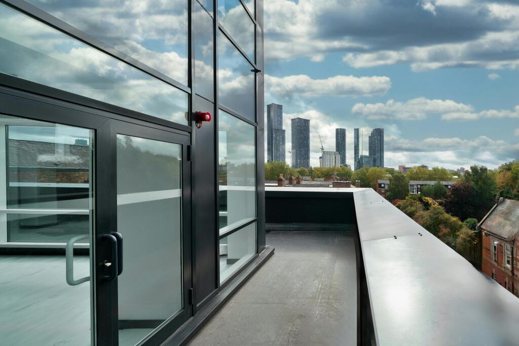 4th floor terrace