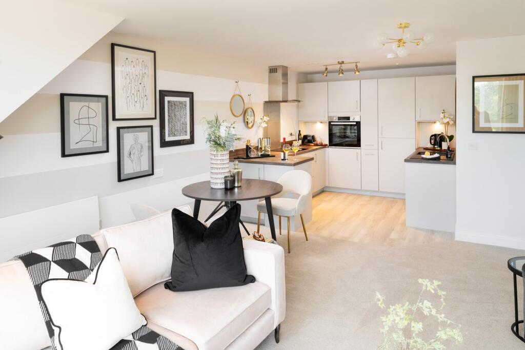 Main image of property: 44 London Road,
Bagshot,
GU19 5HL
