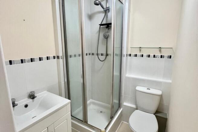 FLAT SHOWER ROOM