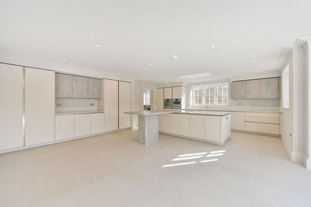 Main image of property: Thicket Meadow, Maidenhead, SL6