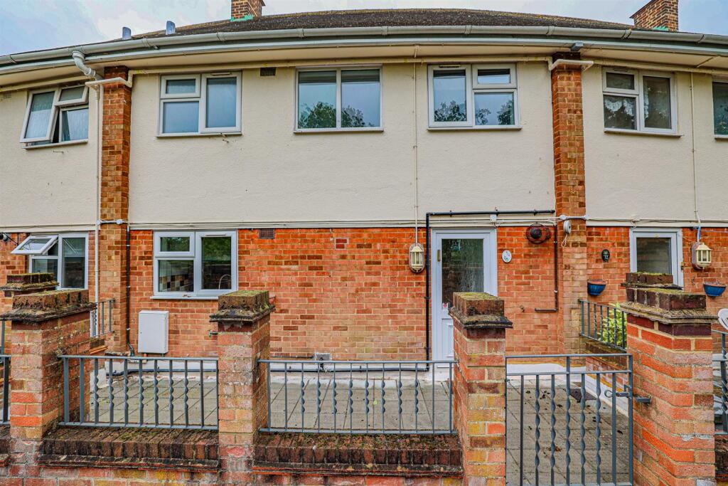 Main image of property: Long Chaulden, Hemel Hempstead, HP1