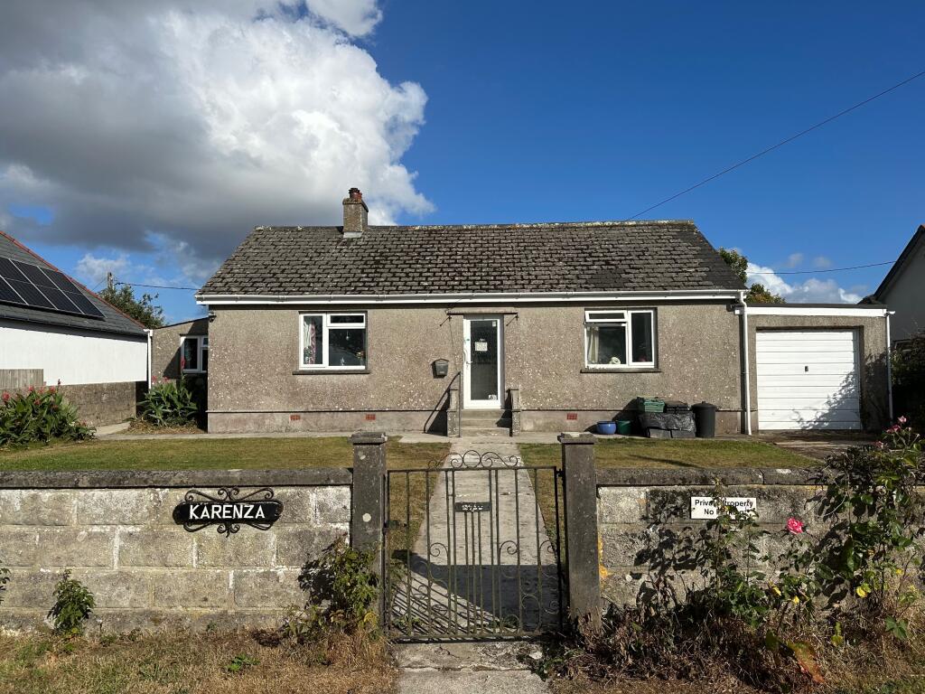 Main image of property: Karenza, Garras