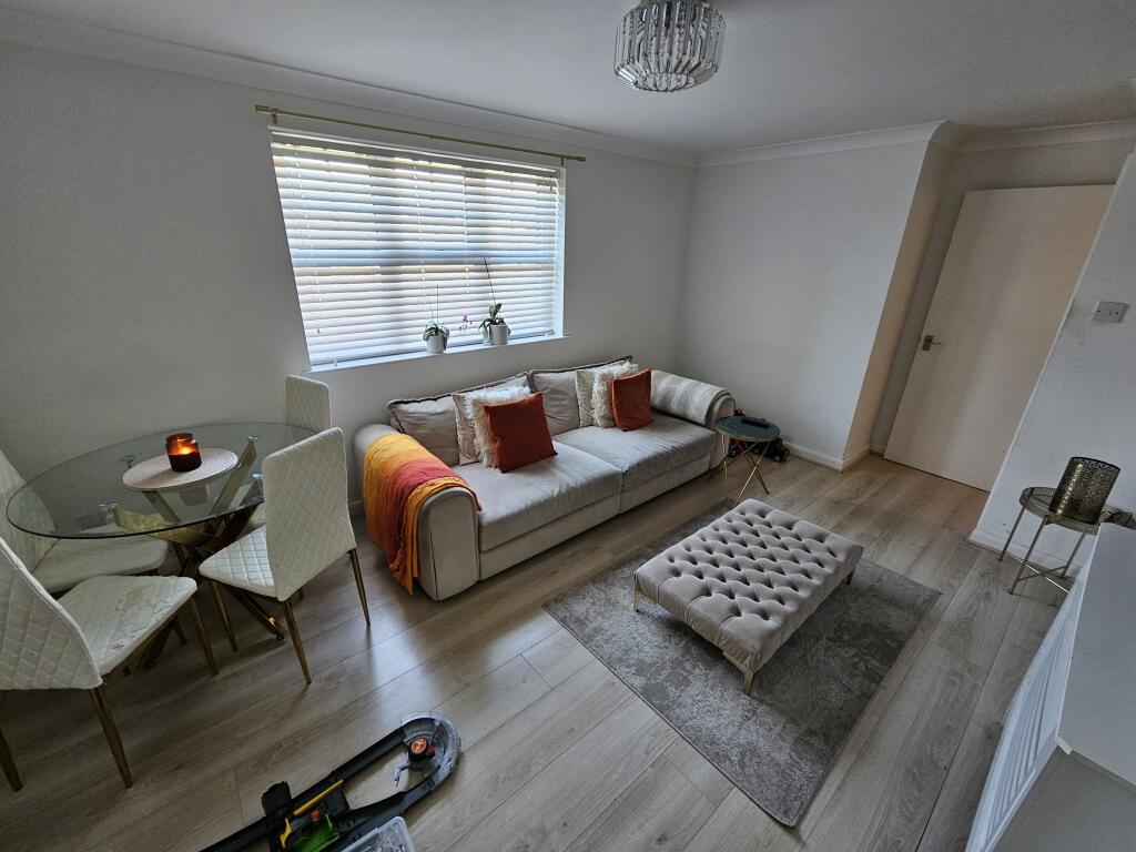 Main image of property: Dauphin Court, LU2