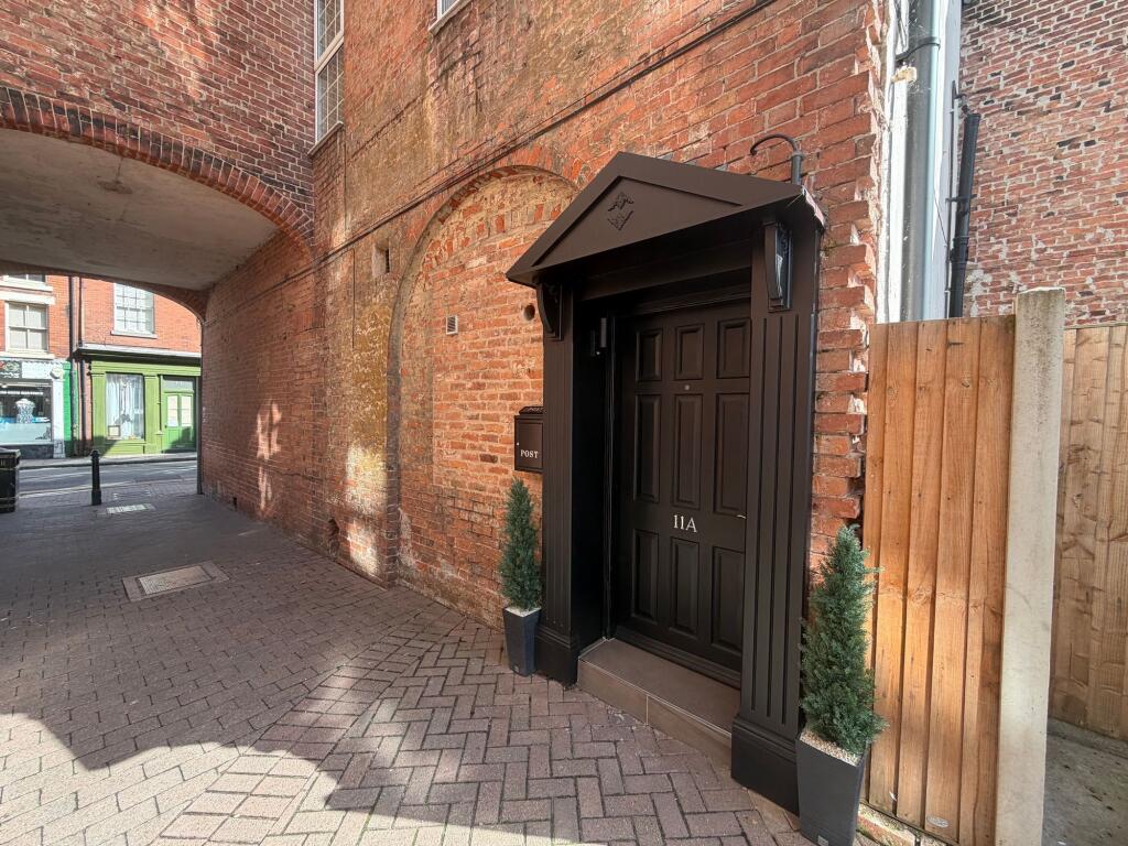 Main image of property: Bridgegate, Retford, DN22