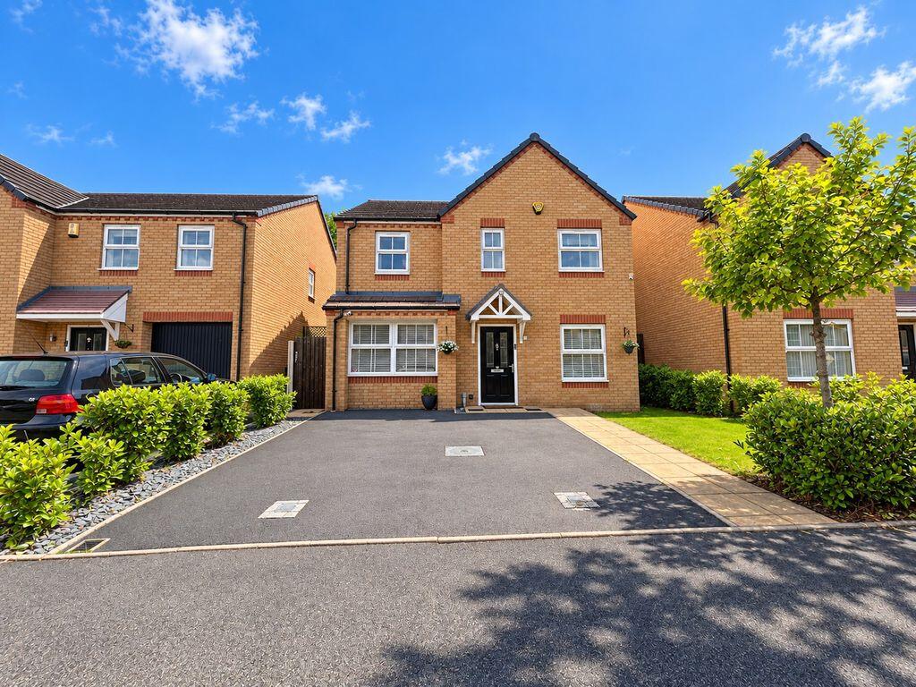 Main image of property: Sandpiper Close, Brownhills, Walsall WS8 6GB 