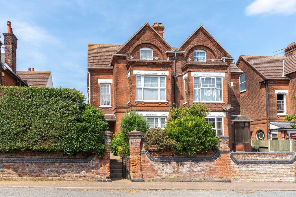 Main image of property: Lowestoft Road, Gorleston