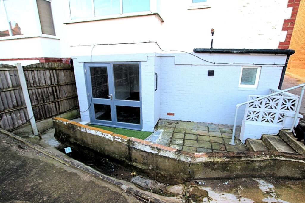 Main image of property: Basement Flat, 8 Pennystone Road, Blackpool, FY2 9HL