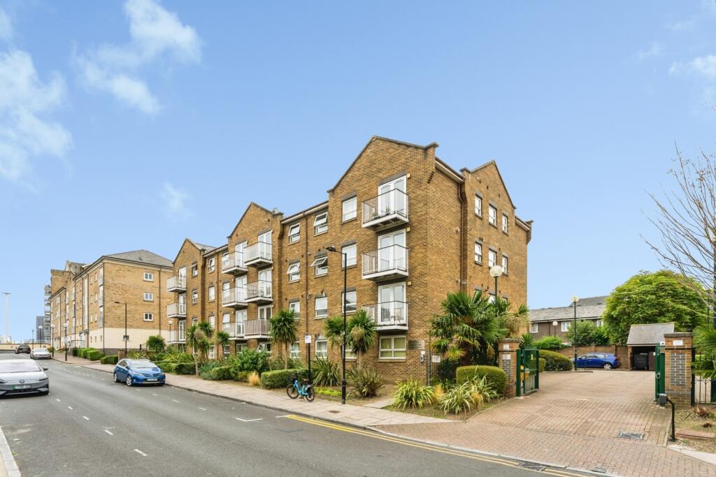 Main image of property: Millennium Drive, London, E14