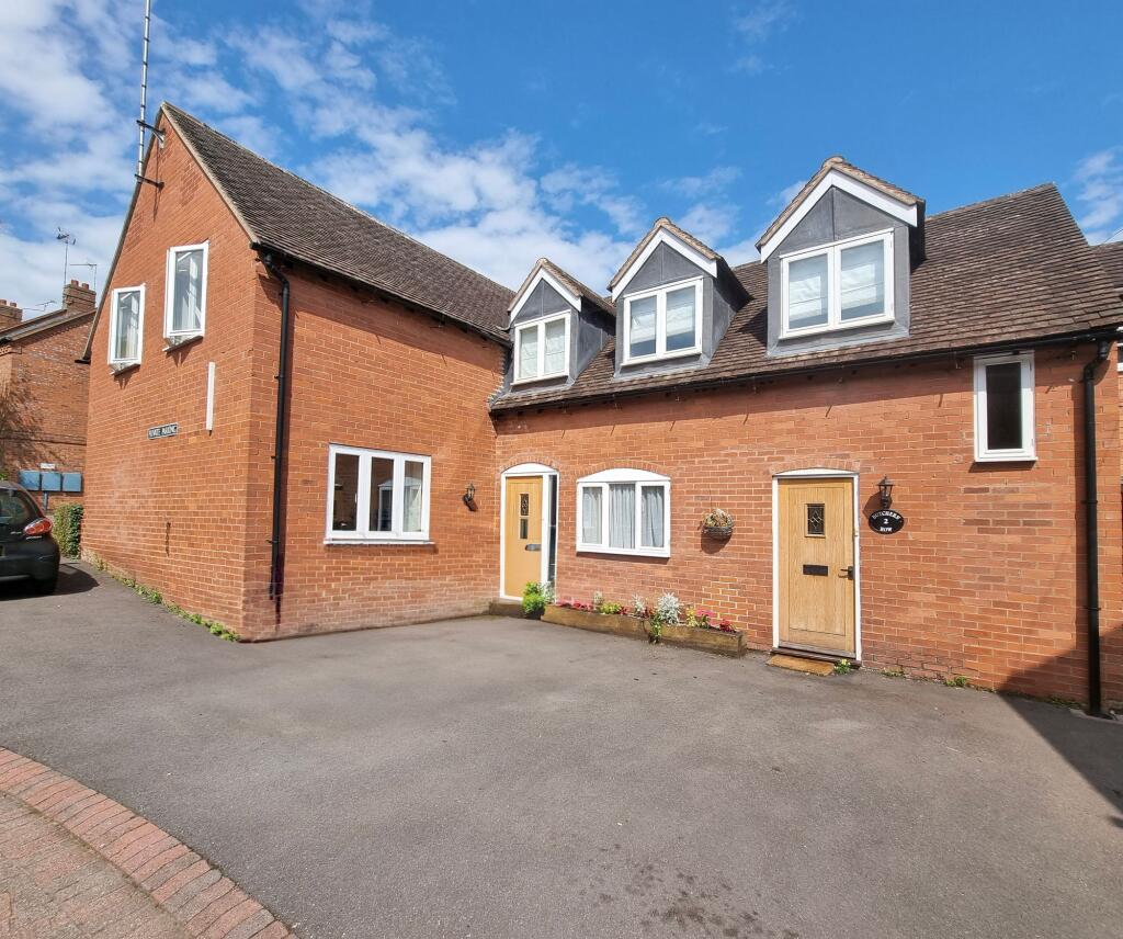 Main image of property: Monmouth Close, Kenilworth, CV8