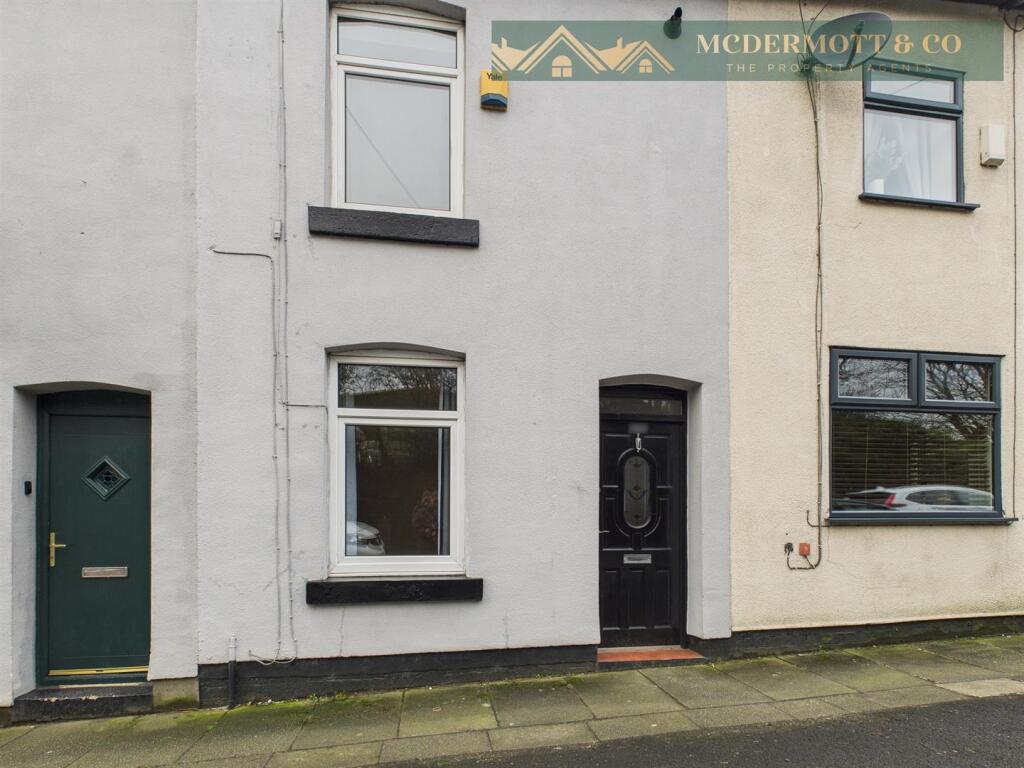 Main image of property: Manchester Road, Mossley