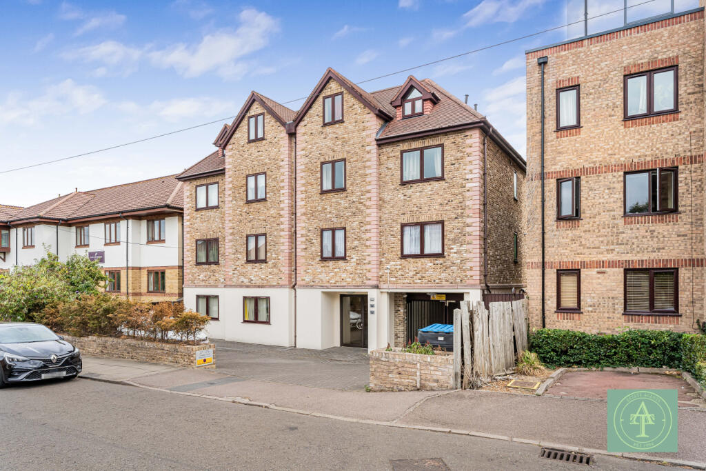 Main image of property: Old Farm Avenue, Southgate, London, N14