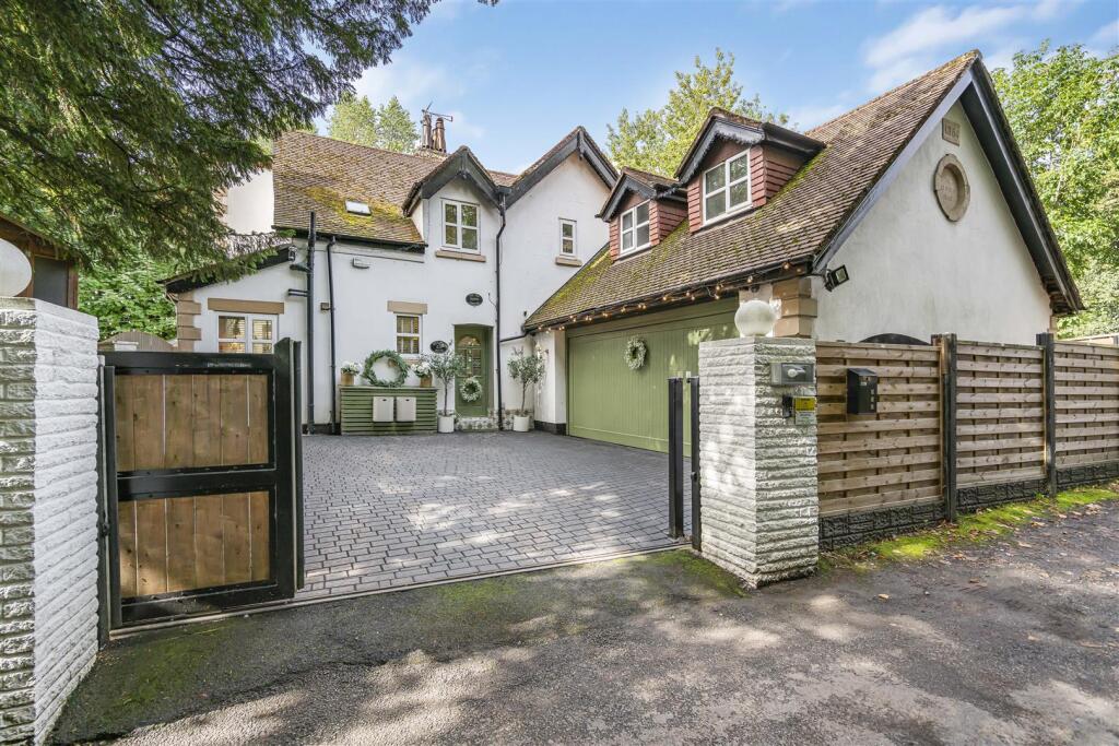 Main image of property: Worsley Road, Worsley, Manchester, M28 2WG