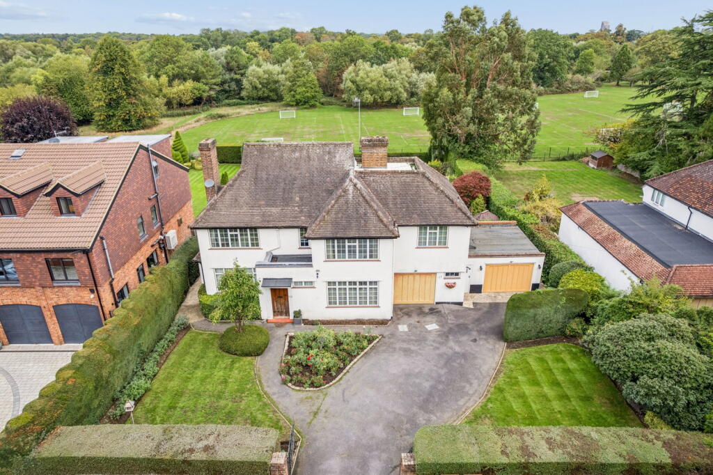 Main image of property: Sandy Lodge Road, Moor Park, Rickmansworth, Hertfordshire, WD3 1LP