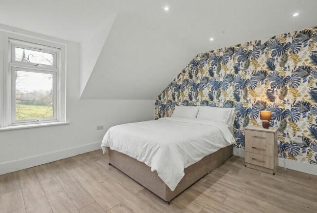 Flat 5 - Bedroom ...