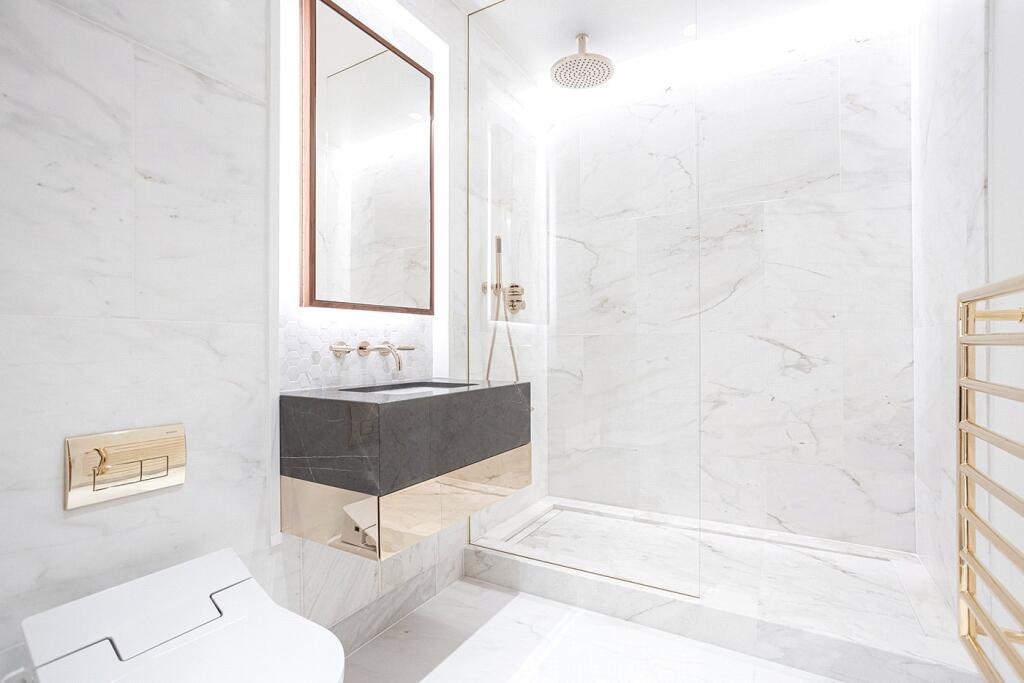 Main image of property: Lancer Square, London, W8