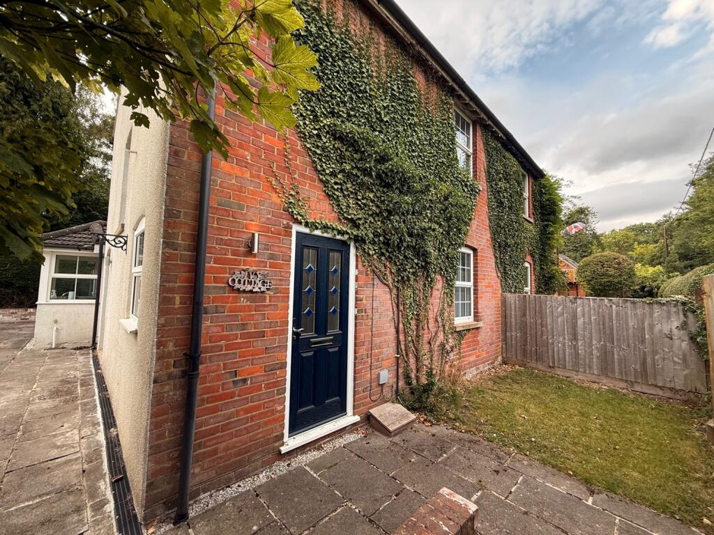 Main image of property: Chesham Road, Wigginton, TRING