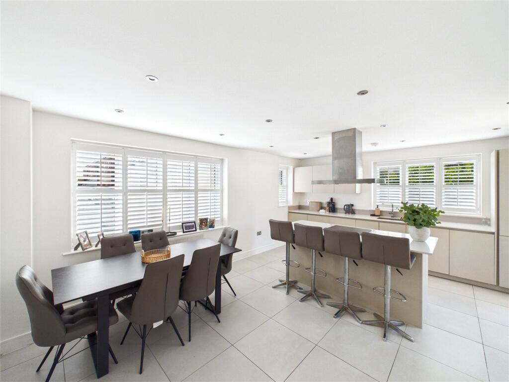 Main image of property: Ashford Place, Broomfield, Chelmsford, Essex, CM1