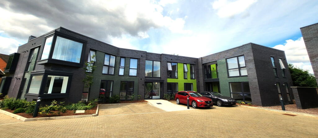 Main image of property: 200 Stourbridge Road, Stourbridge, DY9 7BU