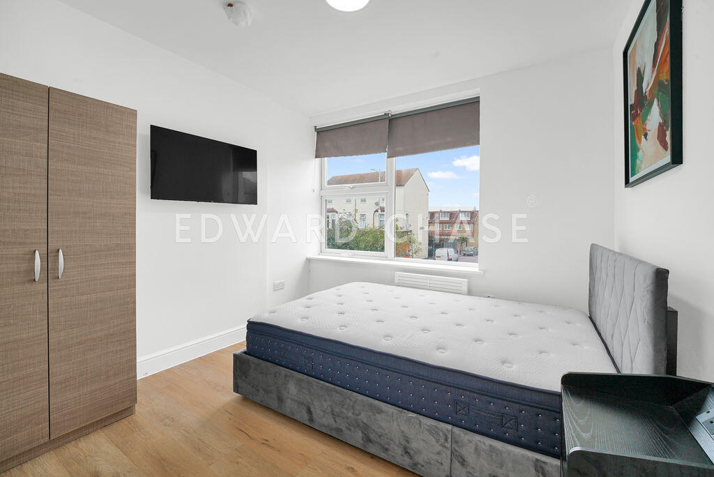 Main image of property: *En-Suite Room, All Bills Included, High Road*