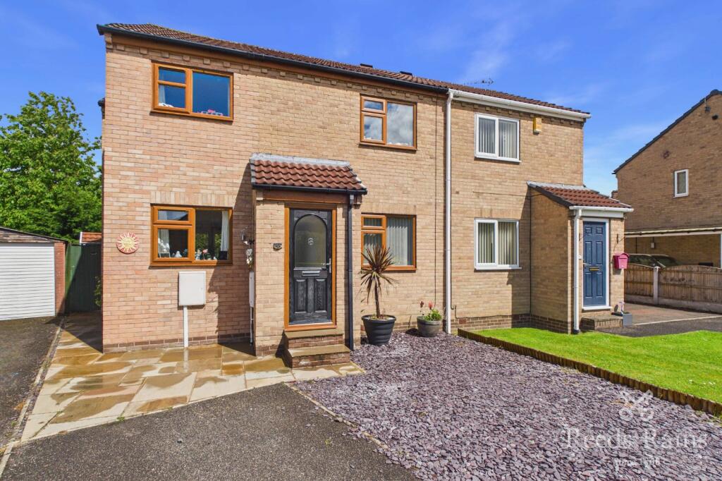 Main image of property: Tunstall Way, Chesterfield, Derbyshire, S40
