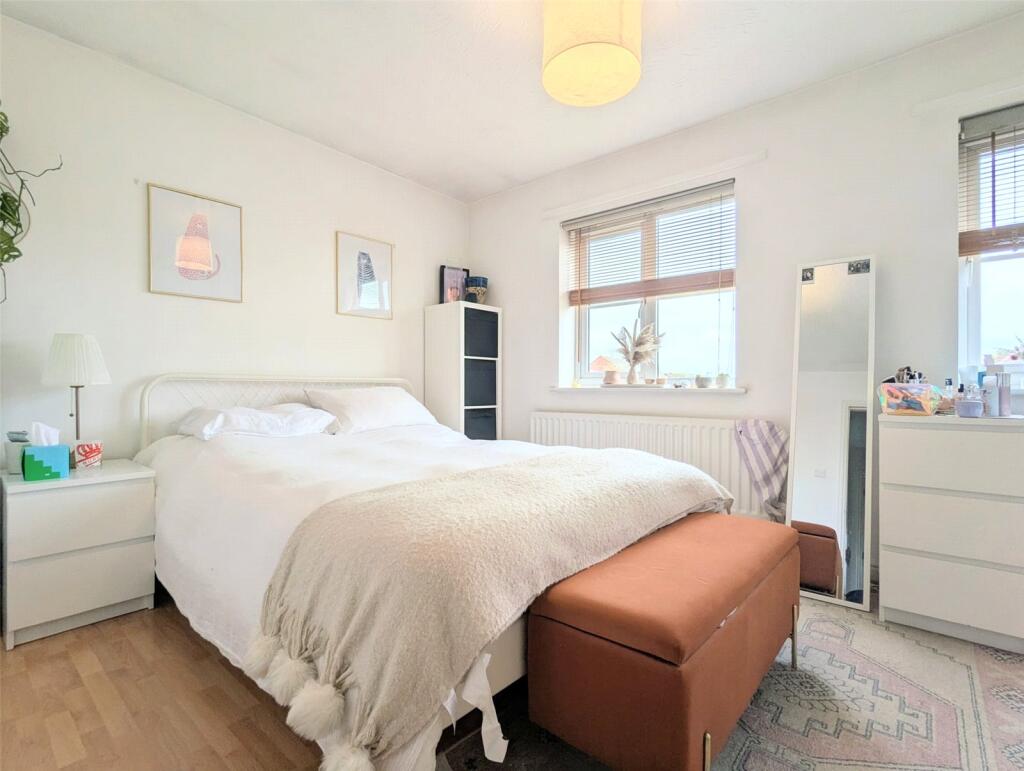 Main image of property: Colliers Break, Emersons Green, Bristol, BS16