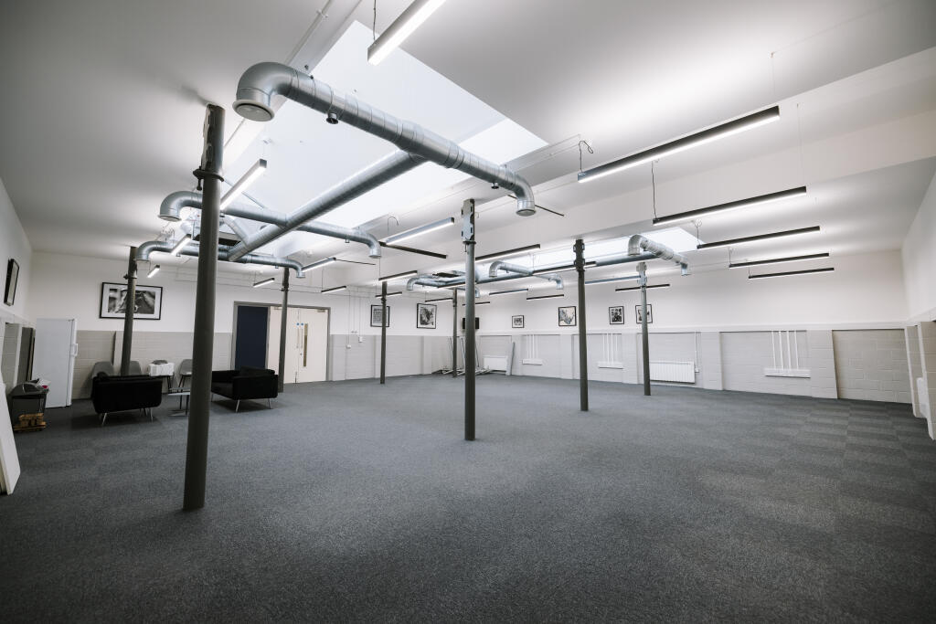 2000 sqft