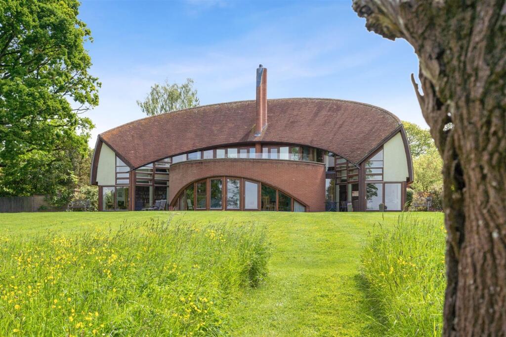 Main image of property: Headlands Drive, Berkhamsted, HP4