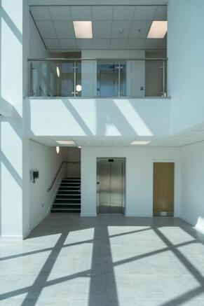 IW110825CA068U2.jpg