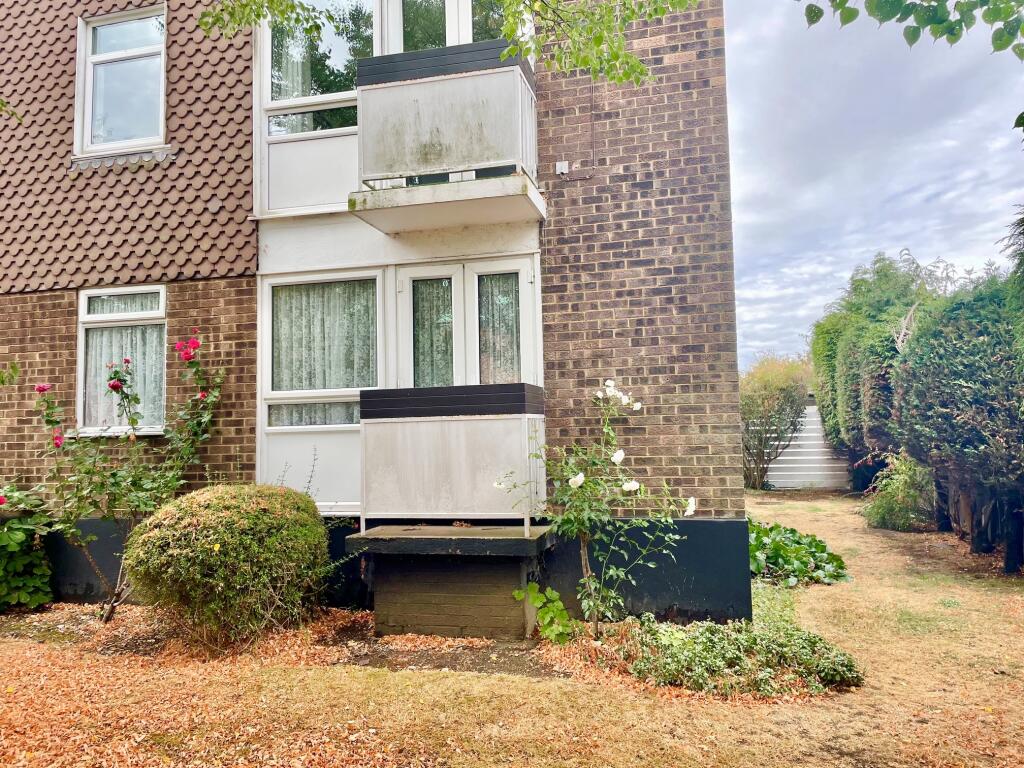 Main image of property: Lime Lodge, London Road / Lime Avenue, Leigh-on-sea