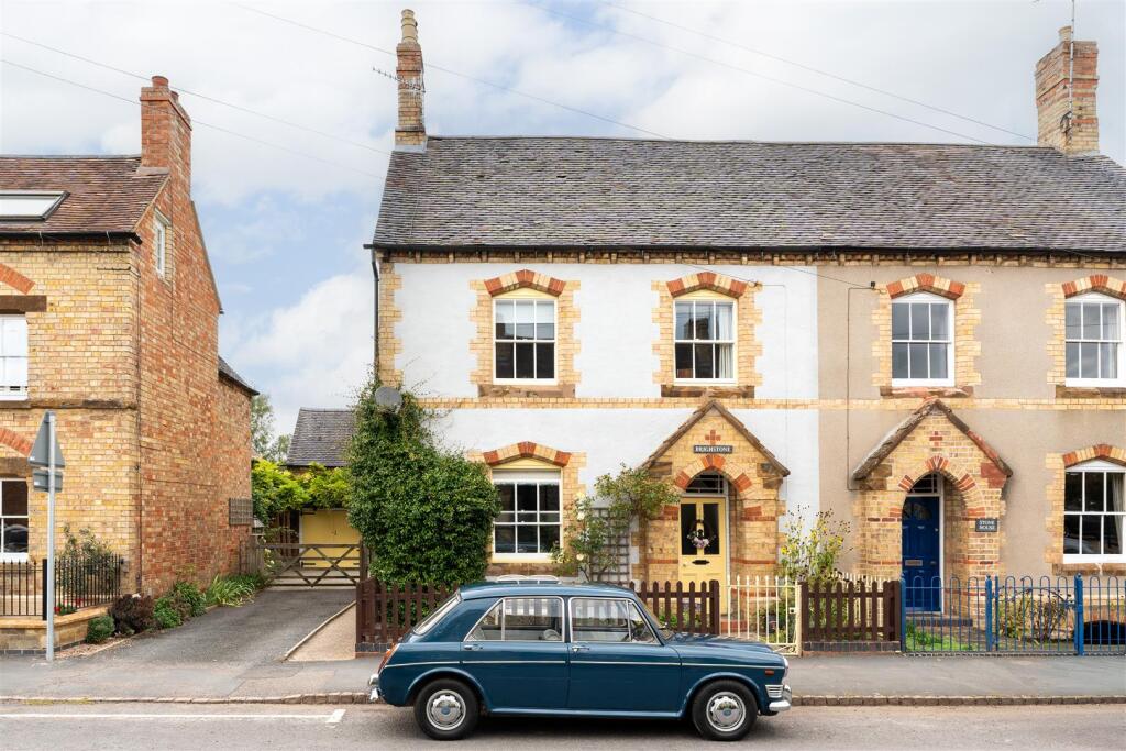 Main image of property: Warwick Road, Kineton, Warwick