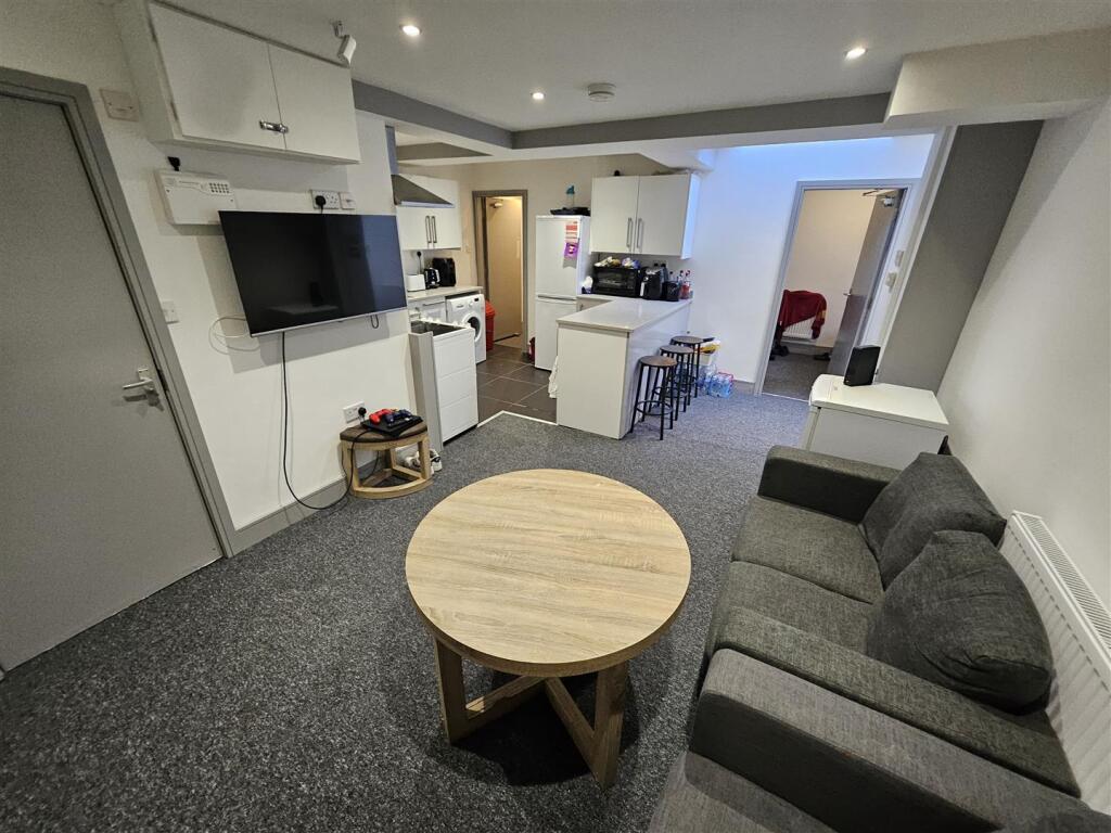 Main image of property: BILLS INCLUDED - Bournbrook Road, Selly Oak, Birmingham