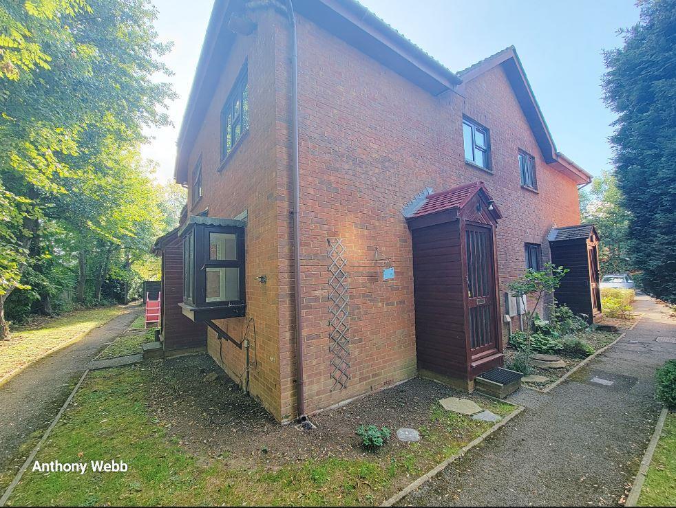 Main image of property: Hamilton Way, Palmers Green, N13