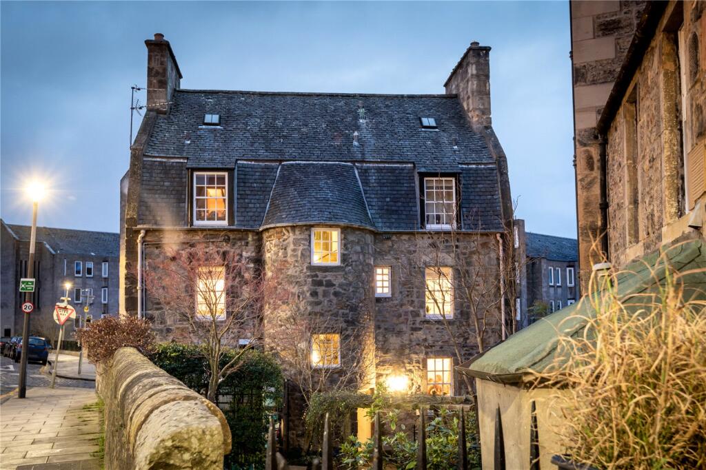 Main image of property: 4/1 India Place, Stockbridge, Edinburgh, EH3 6EH