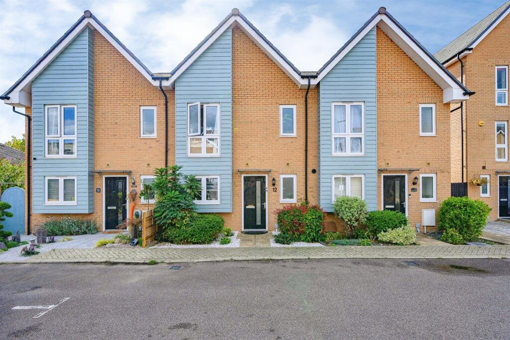 Main image of property: Bridgeview Close, HEMEL HEMPSTEAD