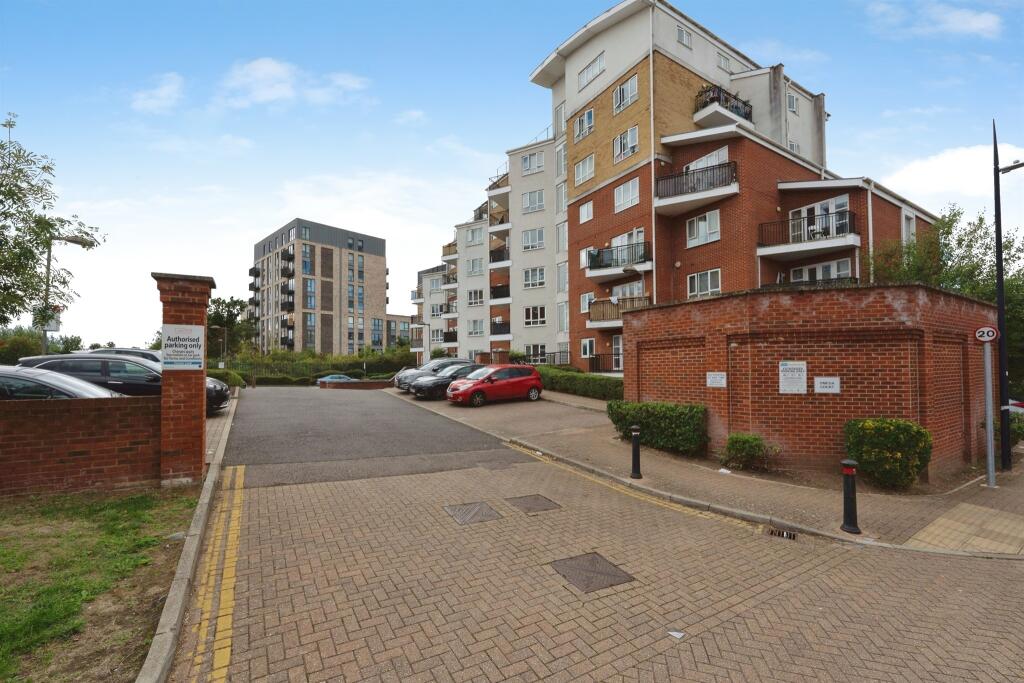 Main image of property: The Gateway, Watford