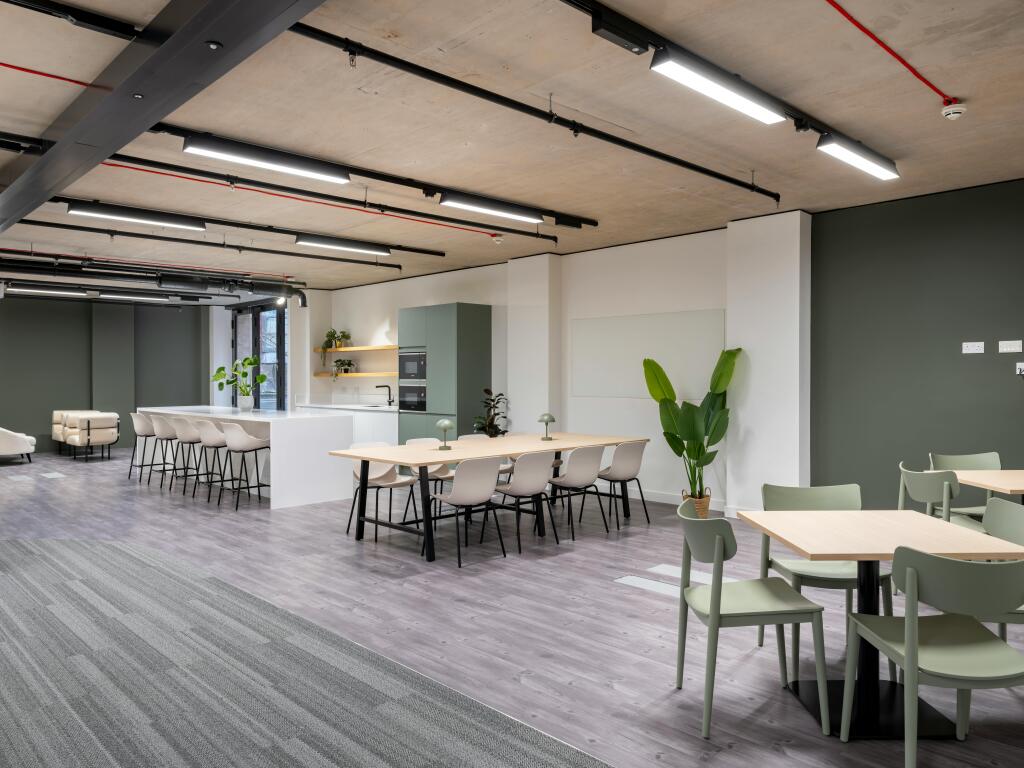 Kitchen & Breakout