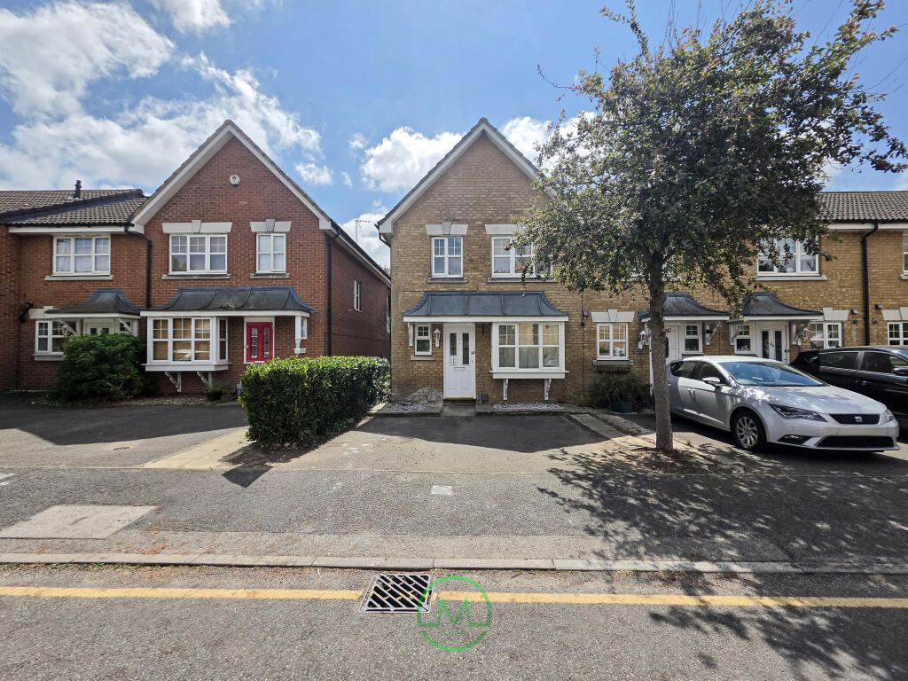 Main image of property: Friarscroft Way, AYLESBURY, HP20 2TE
