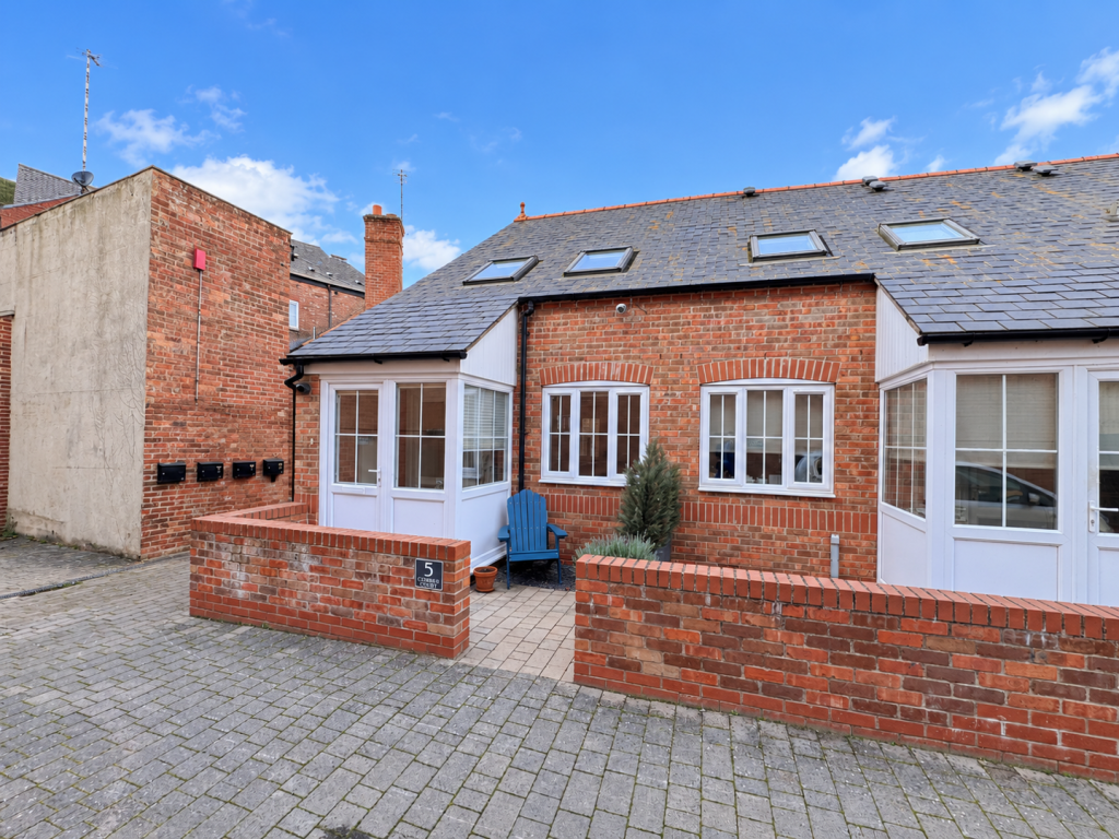 Main image of property: Little Church Street, Rugby