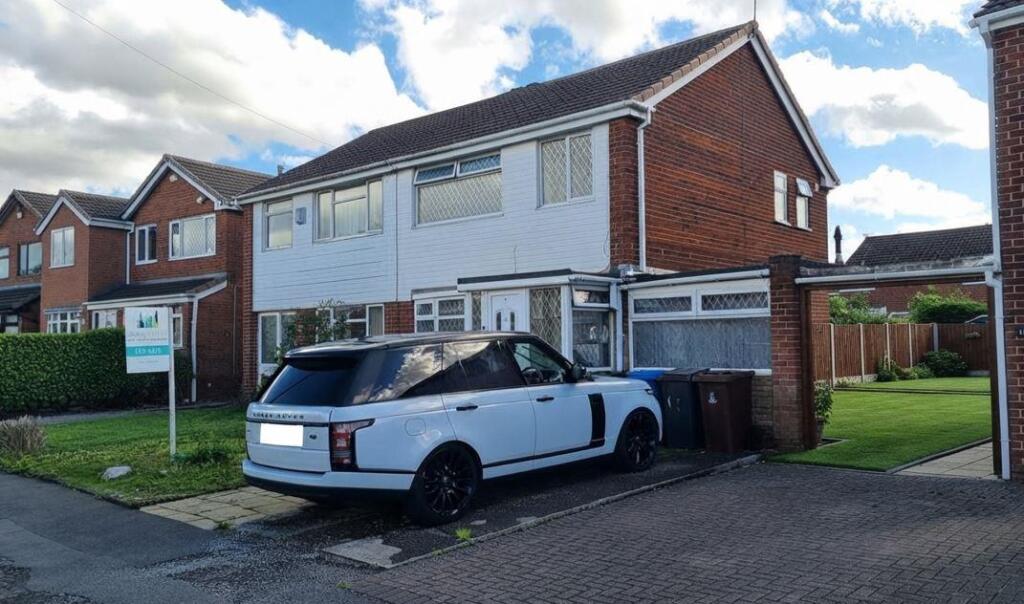 Main image of property: Alder Close, Ashton-Under-Lyne, OL6 8XR