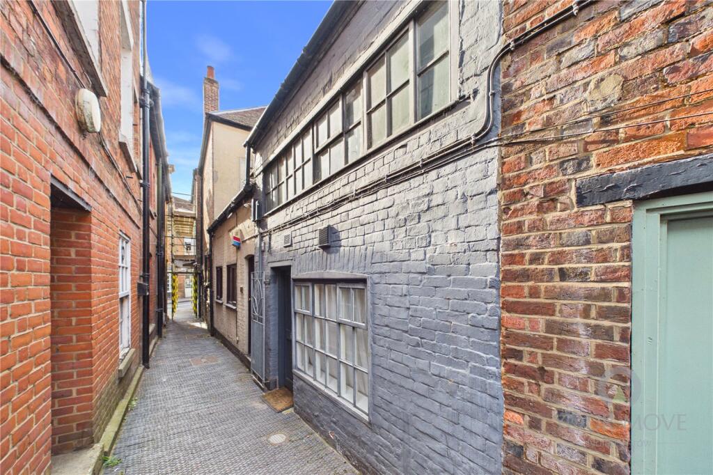 Main image of property: The Chewar, Buckingham, Buckinghamshire, MK18