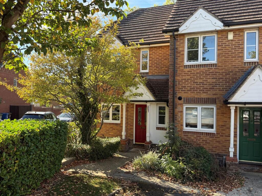 Main image of property: Lyon Oaks, Warfield, RG42