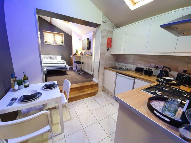 Main image of property: Richmond Road Studio - rent includes all Utility Bills, Council Tax and Internet