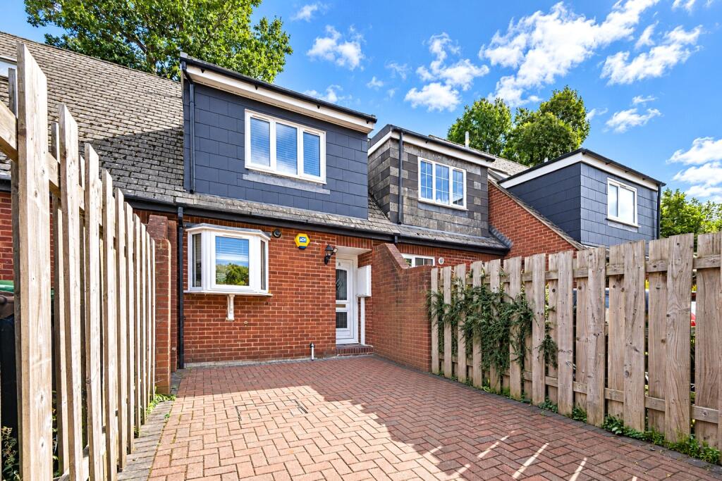 Main image of property: Long Elms Close, Abbots Langley, Hertfordshire, WD5