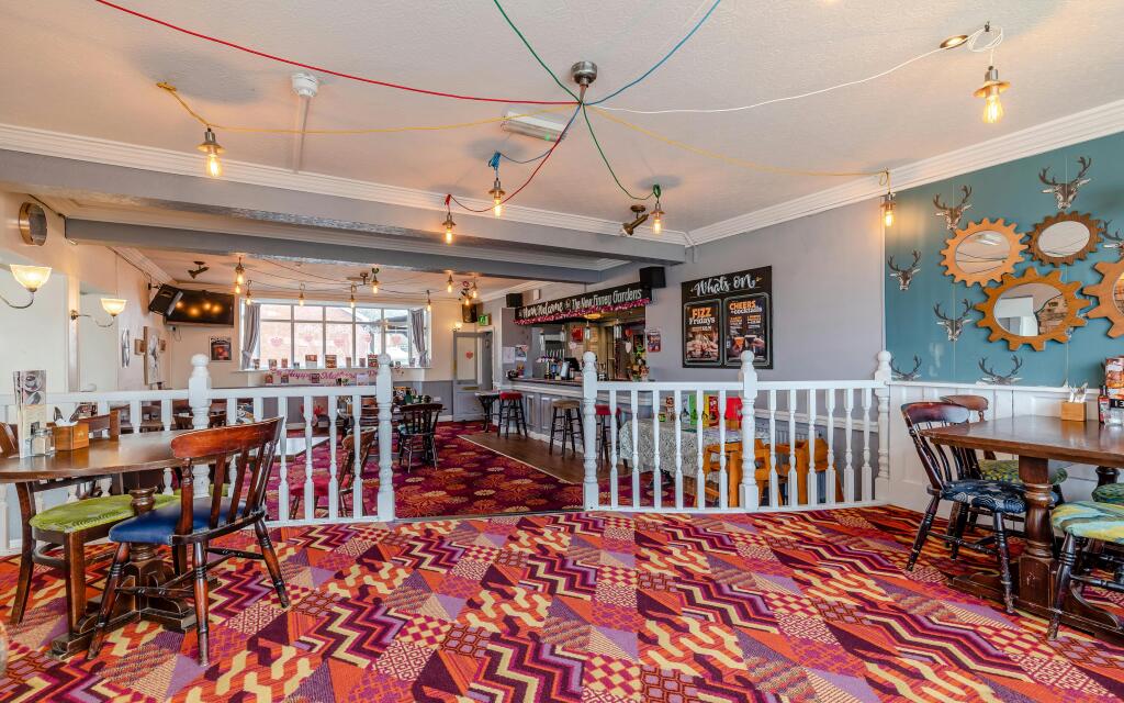 8681495-interior13.jpg