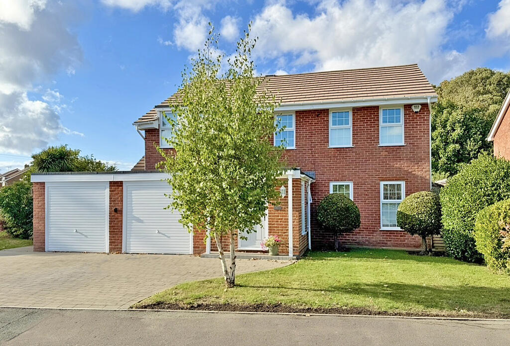 Main image of property: Craigweil Lane, Aldwick, West Sussex