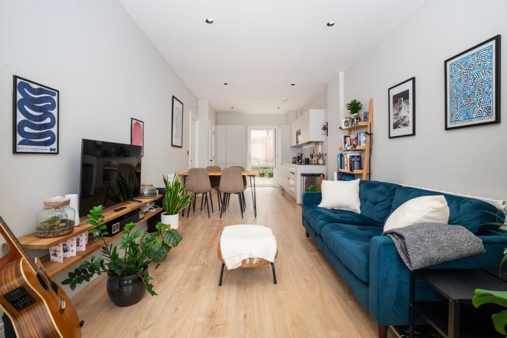 Main image of property: Gruneisen Road, London, N3