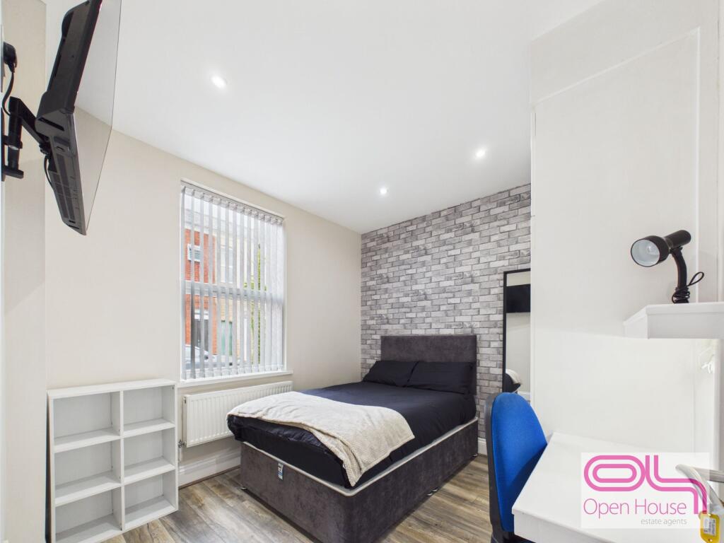 Main image of property: Elmsley Street, Preston