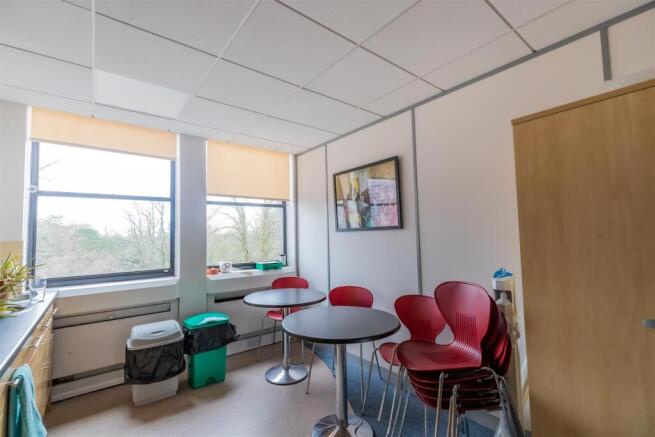 8, Office 2 (2 of 5).jpg