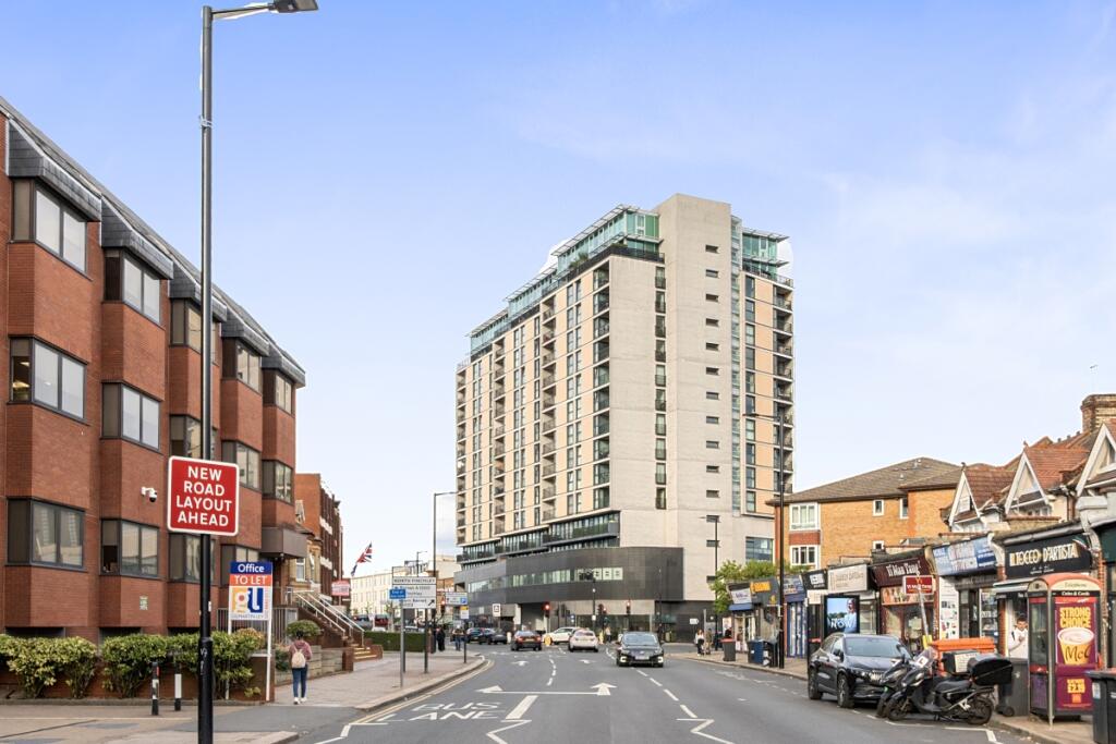 Main image of property: Kingsway London N12